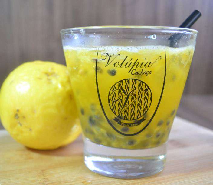 CAIPIRINHA DE MARACUJÁ