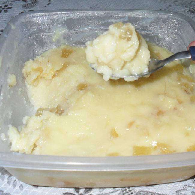 Doce de Abacaxi Com Gelatina
