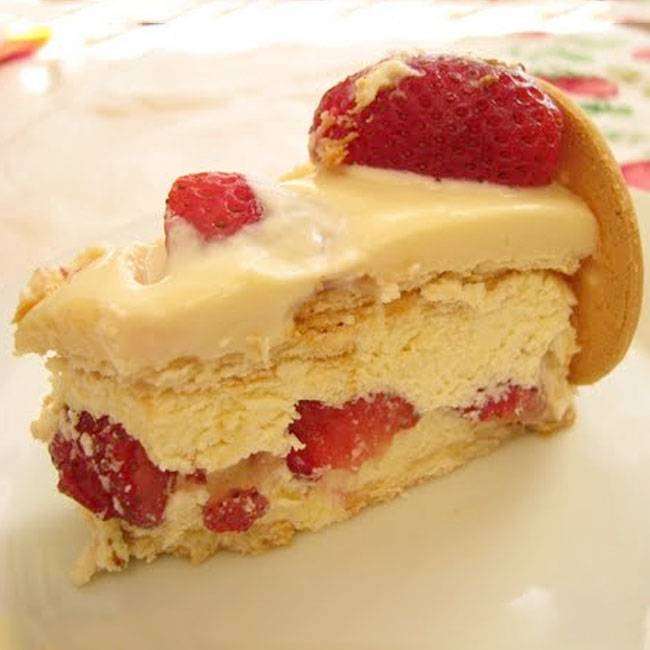 Torta de Chocolate Branco com Morango