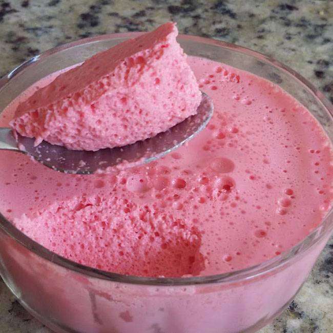 Gelatina com Creme de Leite e Leite Condensado no Liquidificador